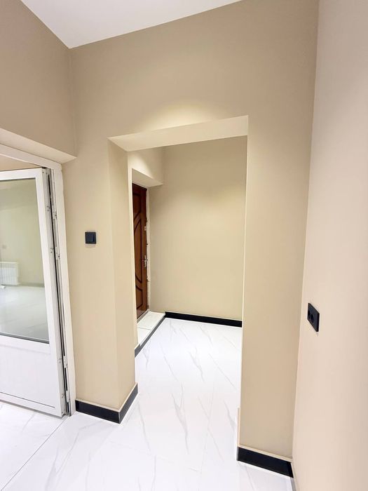 Продаётся под офис Метро Айбек  Орр: Шох Мед