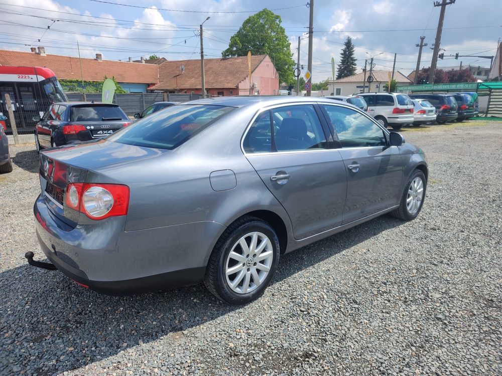 Volkswagen Jetta 2.0 fsi 2006 cash sau rate fixe