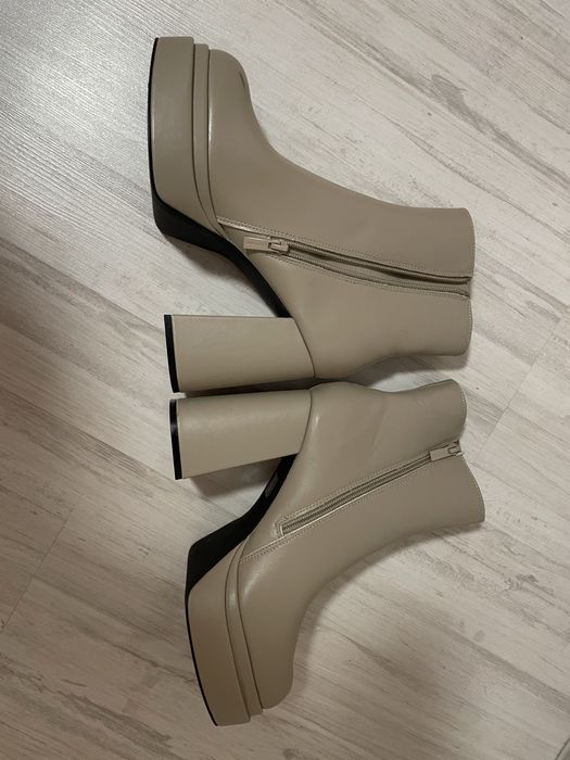 Ghete cu toc de dama