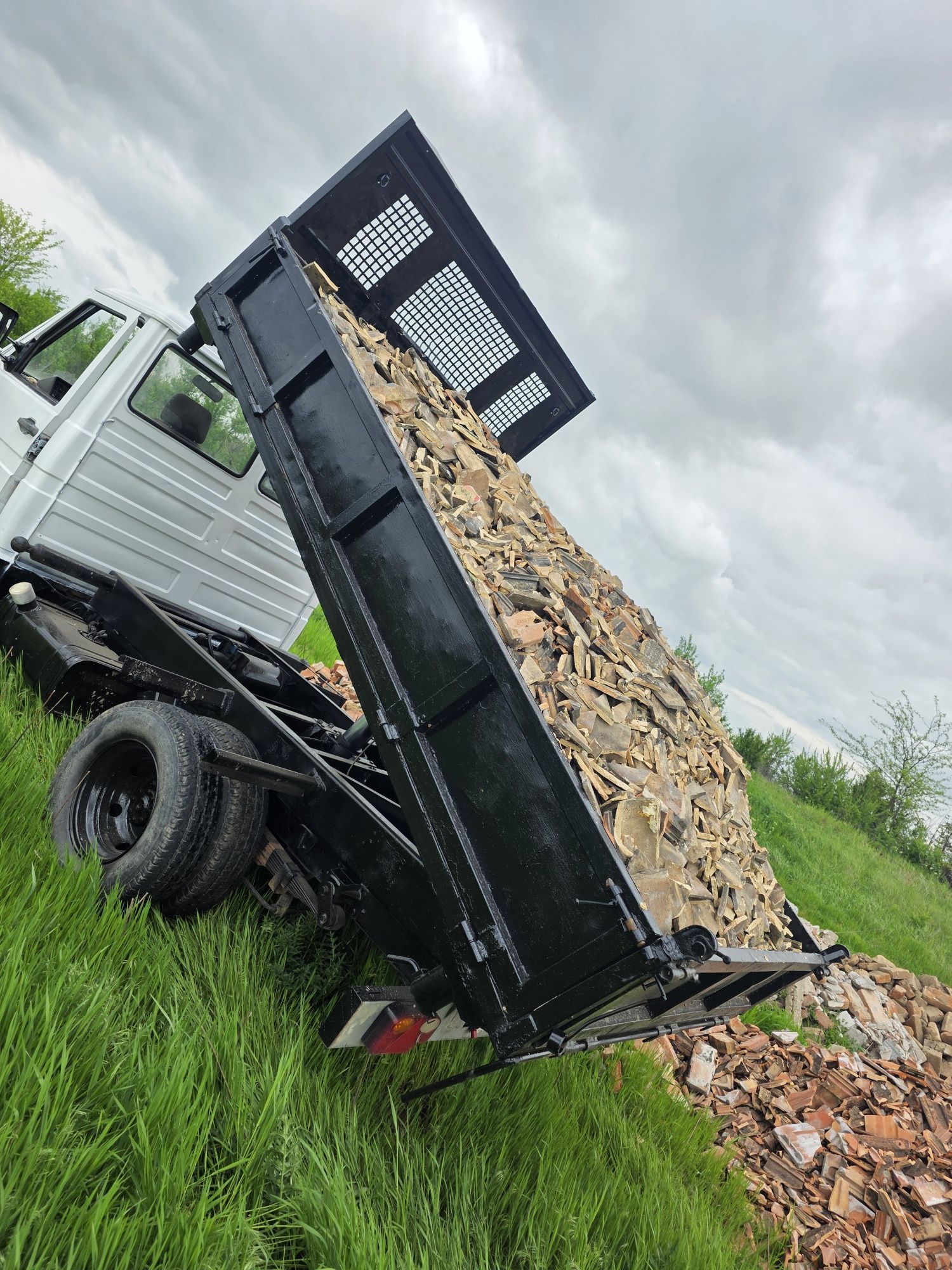 Camioneta iveco Basculabila 3 parti