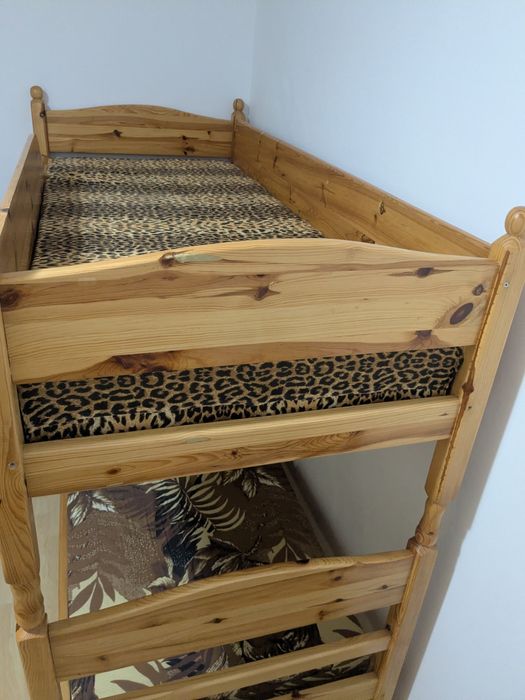 Двуетажно легло с матраци