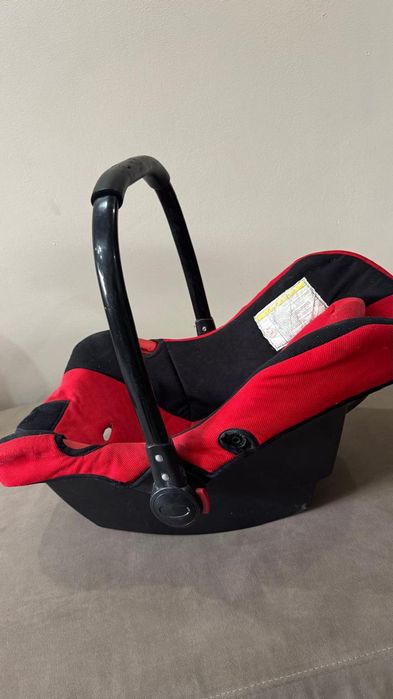 Автокресло красный