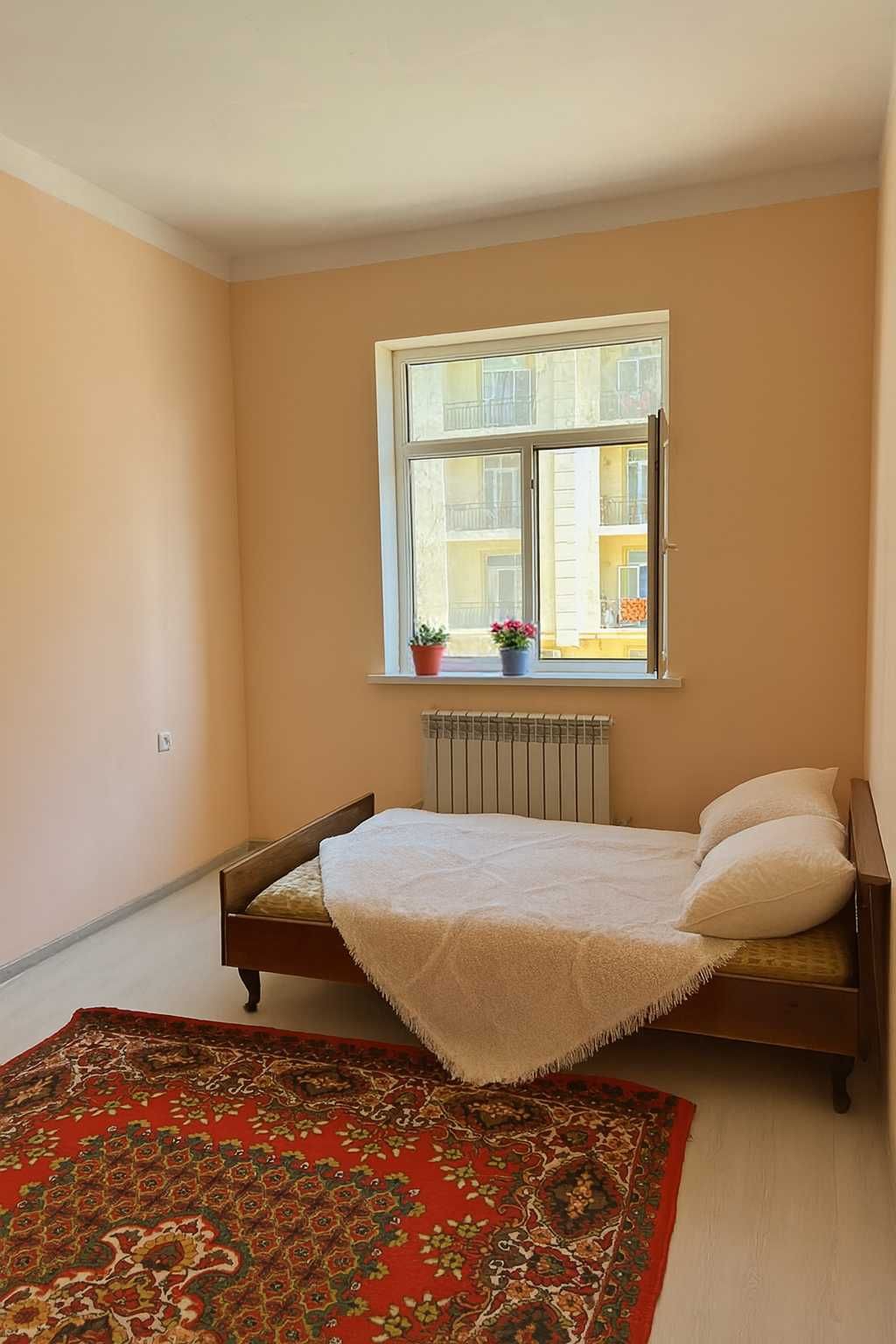 Продается 1-комнатная квартира в центре Заамина, рядом с автовокзалом