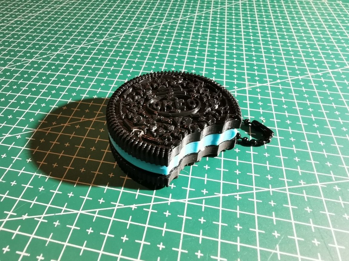 Breloc biscuite Oreo printat 3D