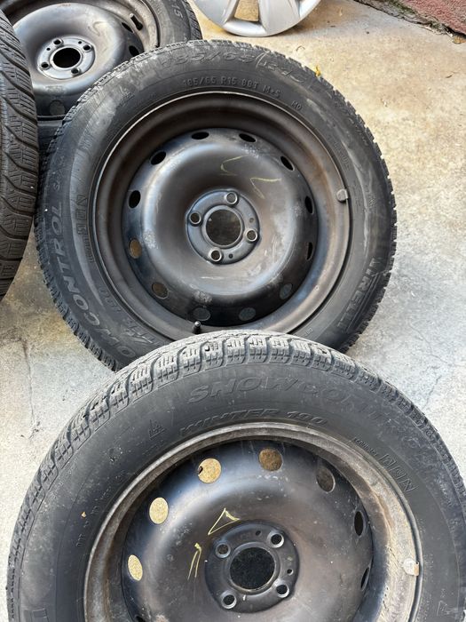 Anvelope + jante tabla +capace Logan