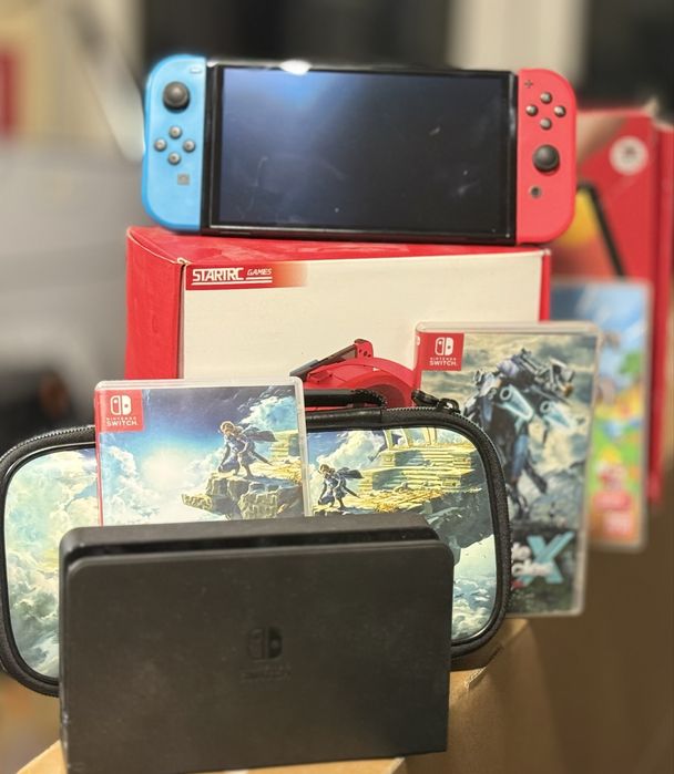 Nintendo Switch OLED + 3 игри + калъф Zelda + аксесоари + VR очила