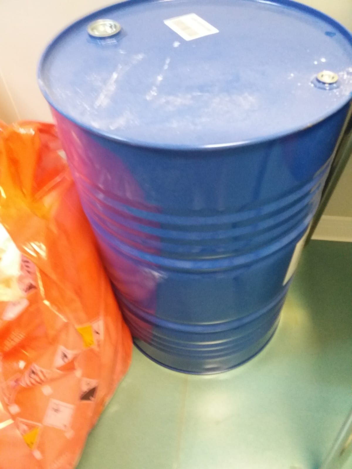 Butoaie de 1000l , de plastic 220l si de tabla 220l