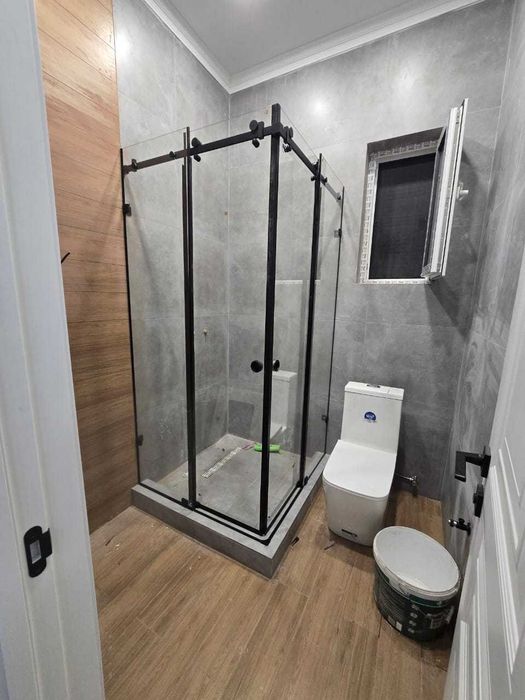 Изготовление душевых кабин и перегородок из стекла