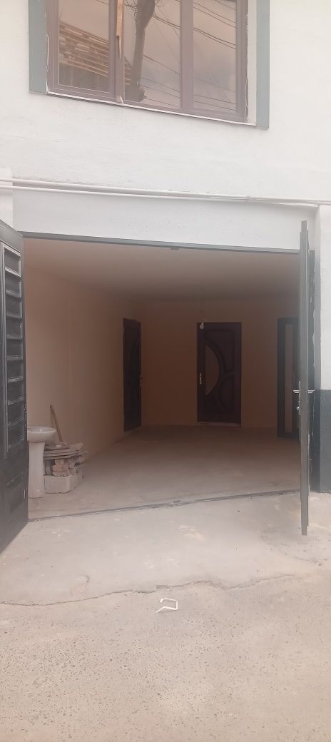 Nazarbek 8 maktab xovli 1.5 sotik srochna sotaman ipoteka bor keliwami