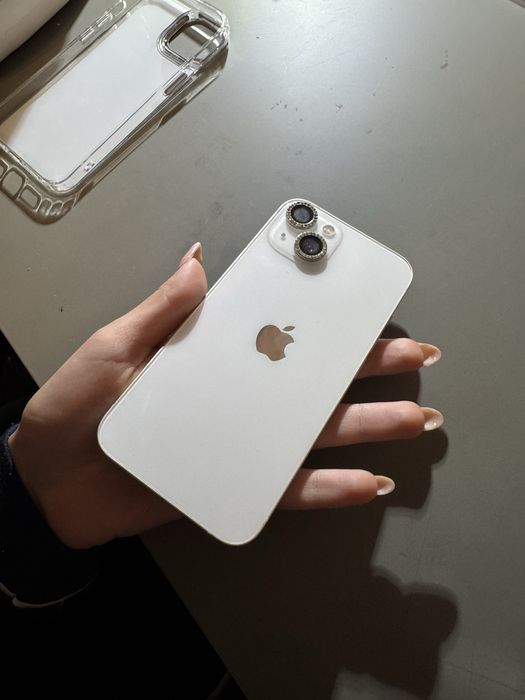 Iphone 13, inca in garantie in Altex