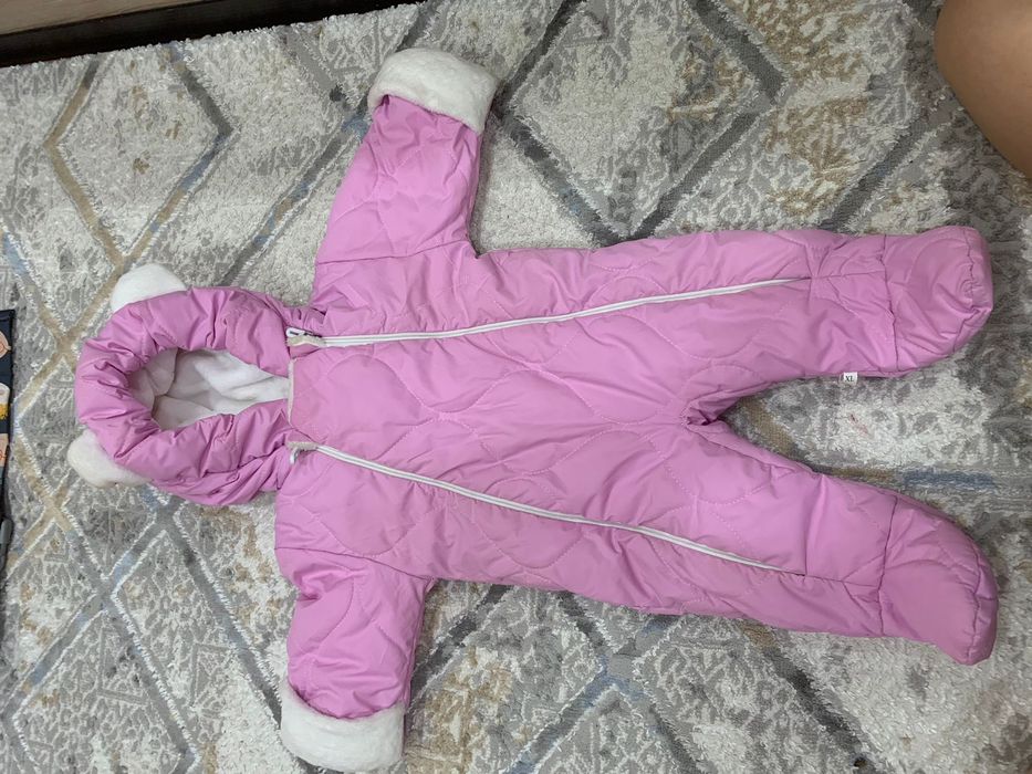 Продам осеннюю куртку детскую