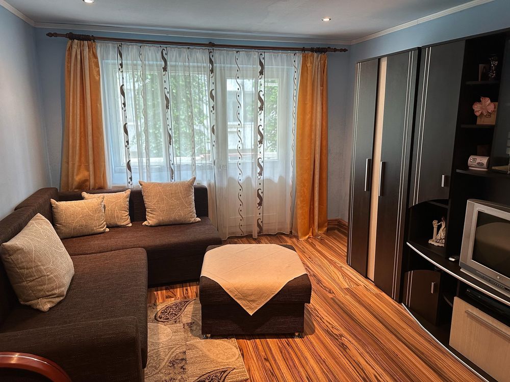 Vand apartament 3 camere, decomandat, etaj 1, Alfa
