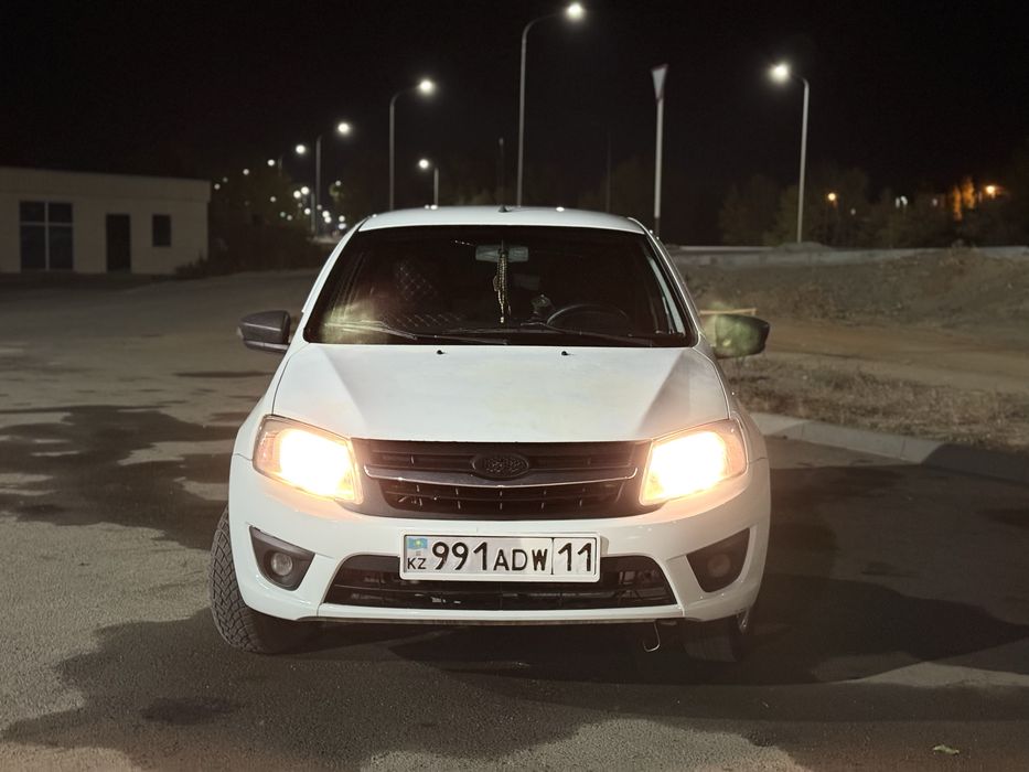 Срочноо Продам машину состояние отличное 3 хозяин Торг есть!!!