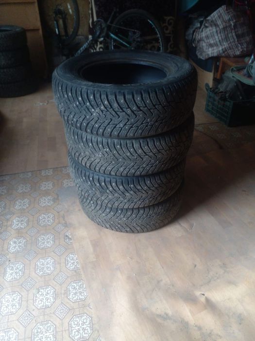 Продам зимние шипи р15