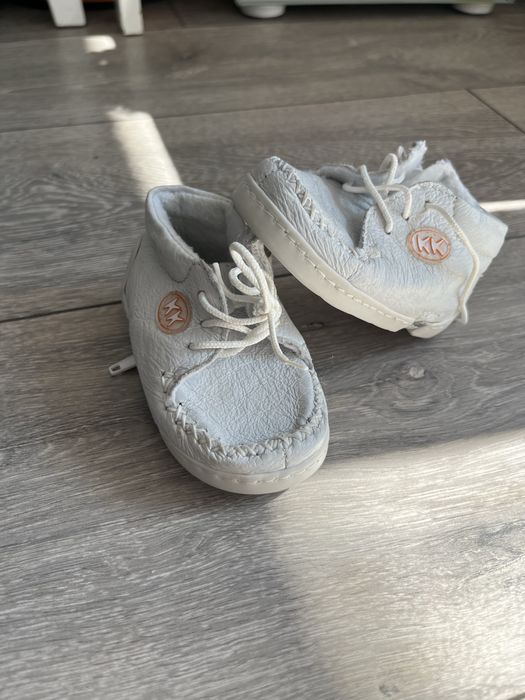 Бебешки обувки номер 15/16