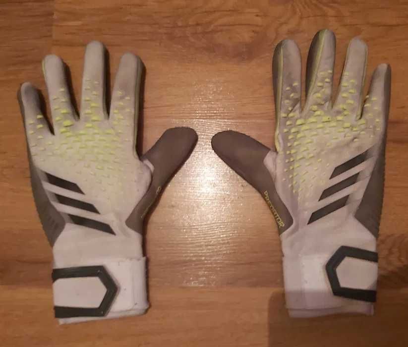 Изгодно Вратарски ръкавици Goalkeeper gloves adidas Predator League
