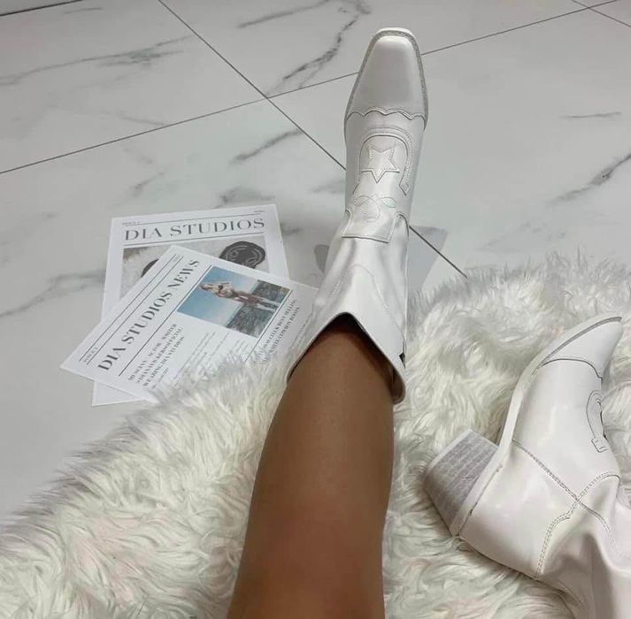 Vând Cizme noi albe cowboy western