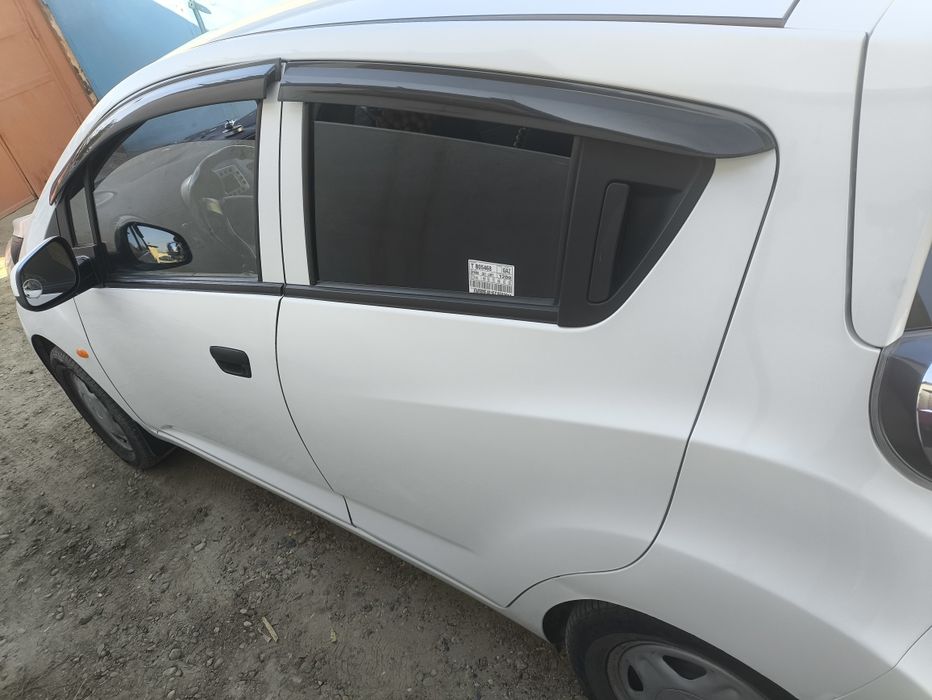 Spark автомобиль