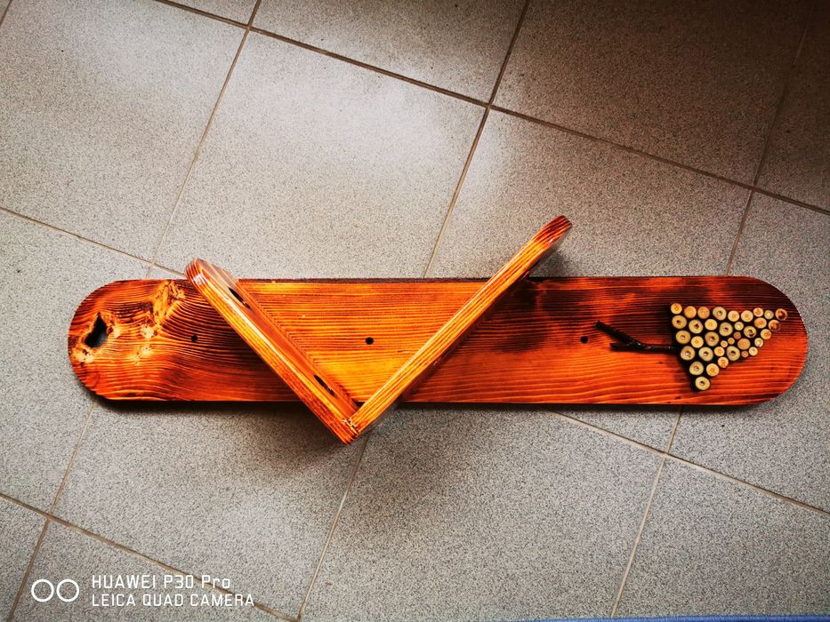 Suport sticle vin perete