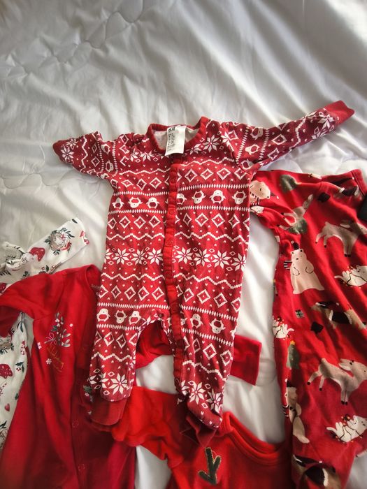 Lot haine Crăciun pentru bebeluși (mărimi 2–4 luni