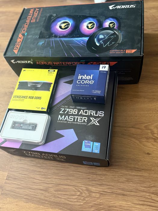 Ентусиастски комплект/ I9 14900KF/Z790/128GB/Водно/4TB SSD