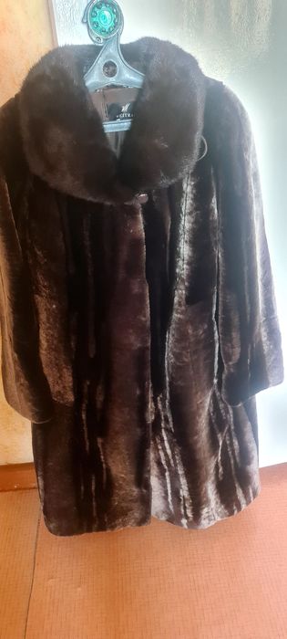 шуба мутоновая с воротником из норки