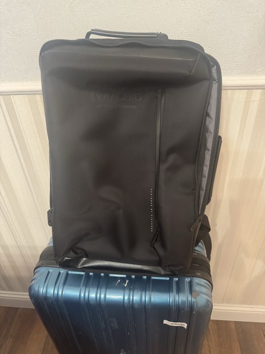 Черный рюкзак для ноутбук с зарядкой