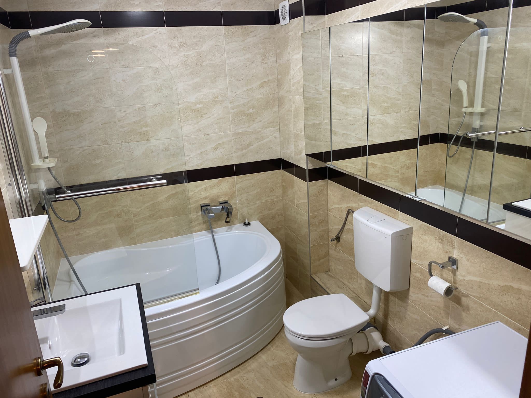 Închiriez apartament in regim hotelier Bistrita