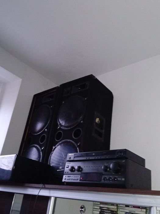 Boxe 300w 8 omi cu amplituner technics si blutu