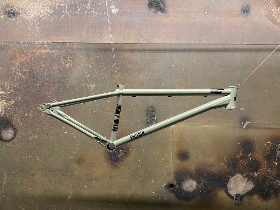 OFERTA LIMITATA! Cadru bicicleta dirt EVIL Faction II