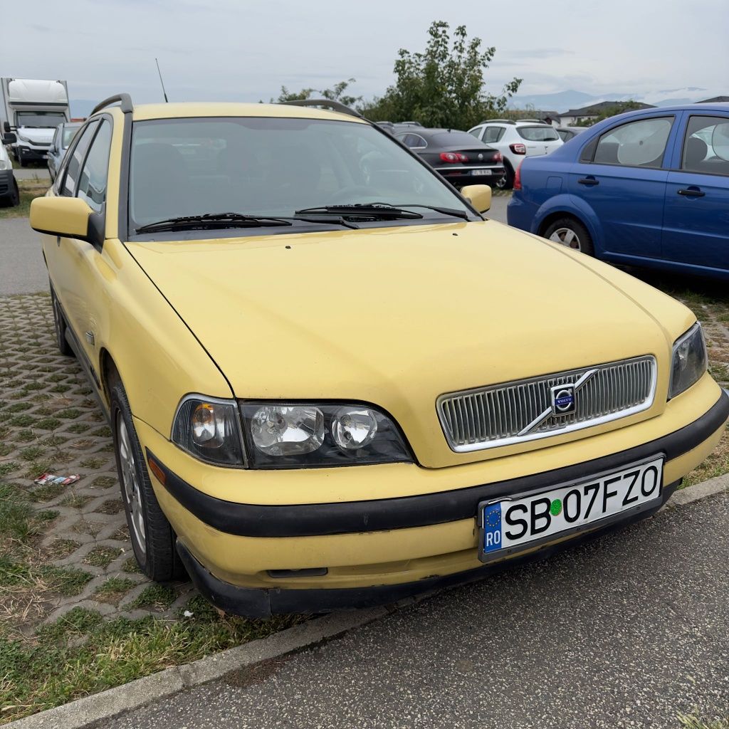 Vand Volvo v40 1.8 benzina