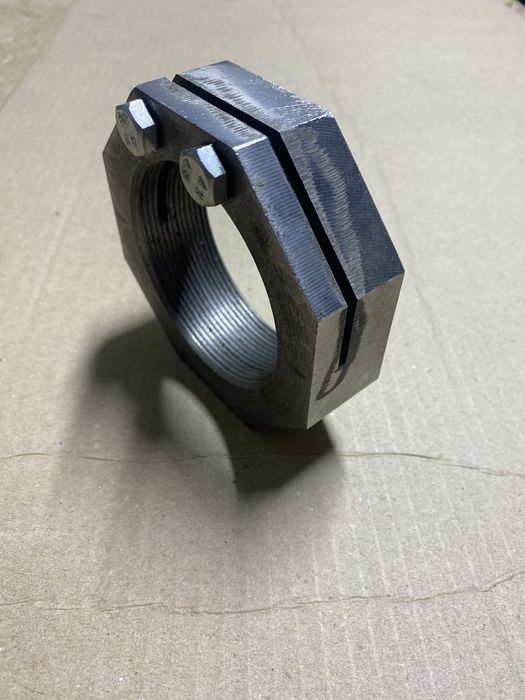 Камаз.Гайка заднего колеса ступицы.