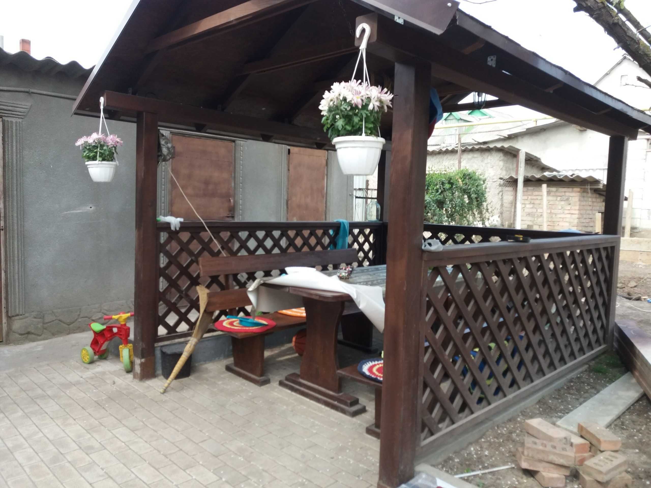 Foisoare, Terase, Cabane stil A-Frame si case din structura de lemn