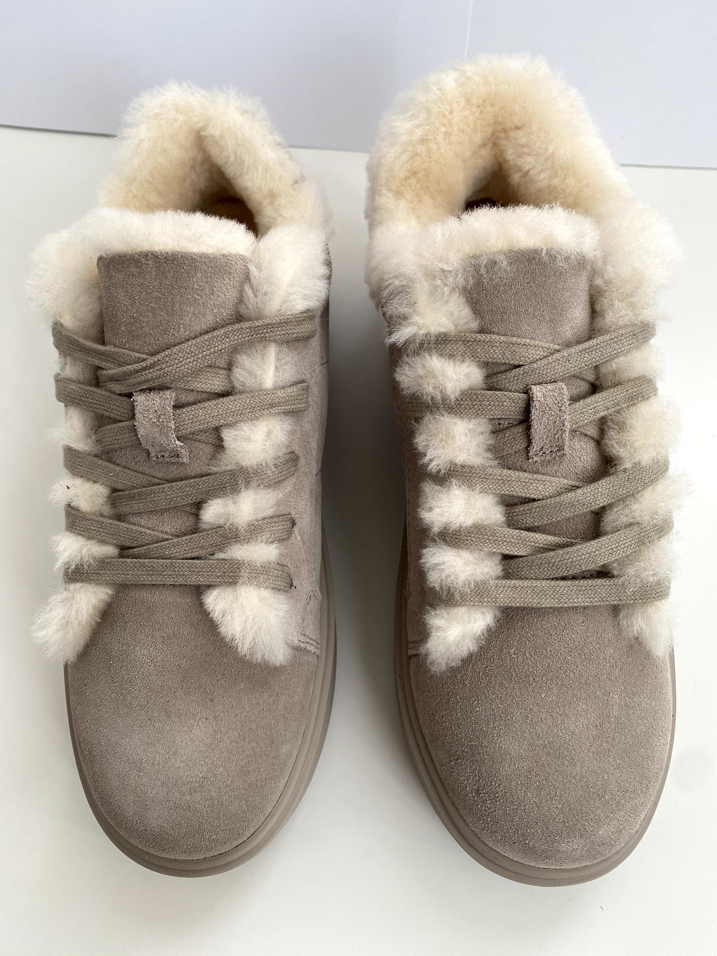 Pantofi noi, 38,piele intoarsa cu blana stil UGG, brand “Si Barcelona”