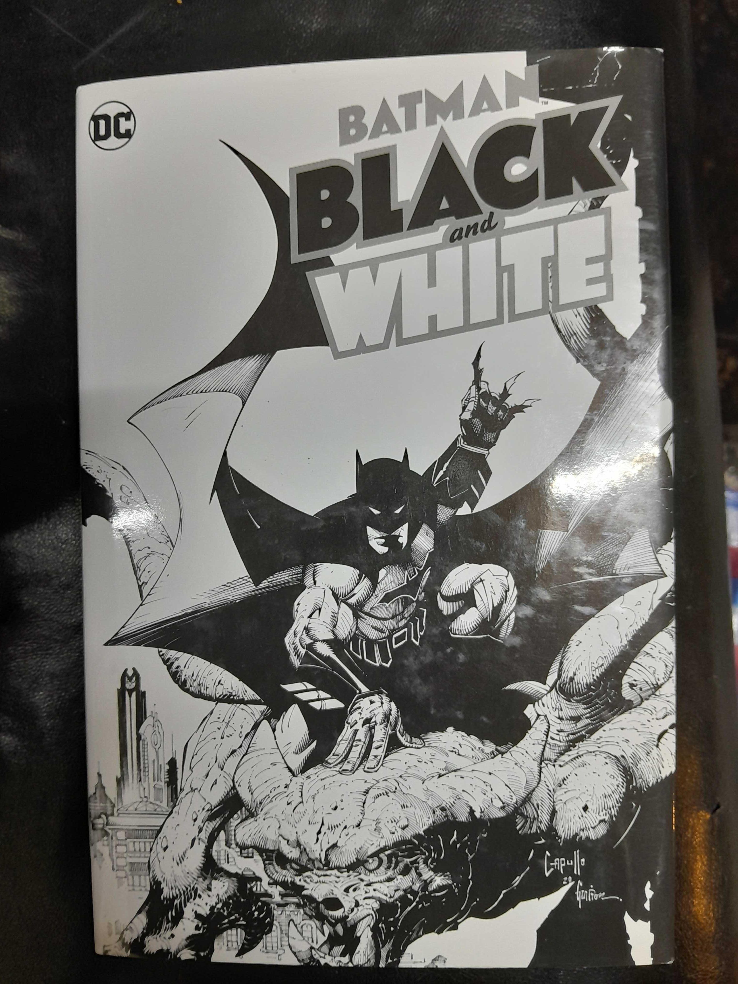 Комикс Batman Black and White