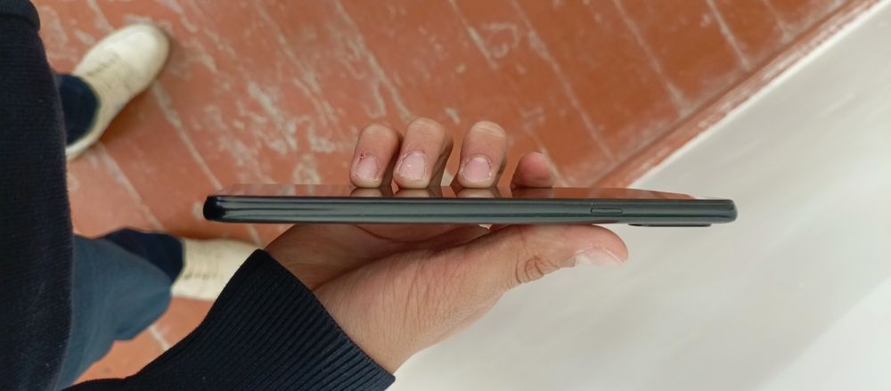 Samsung A20s sotiladi