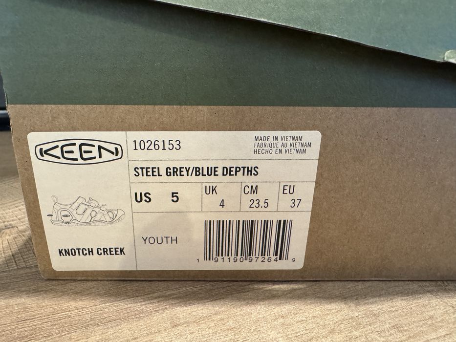 Детски сандали Keen, новер 37