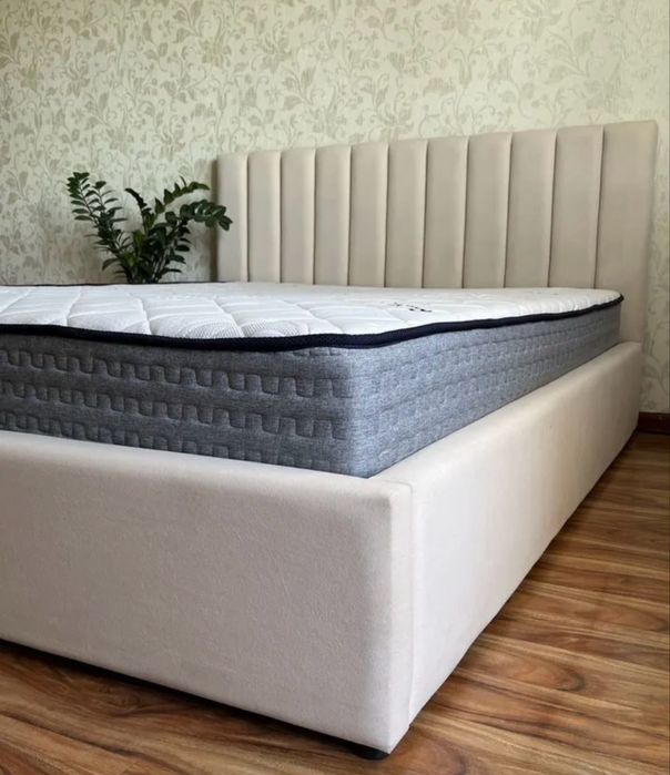 Двуспальная кровать
