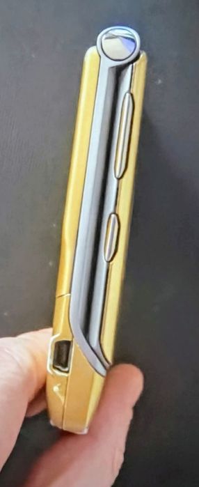 Motorola V3i D&G  ( decodat)