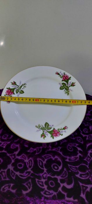 Фарфоровые тарелки