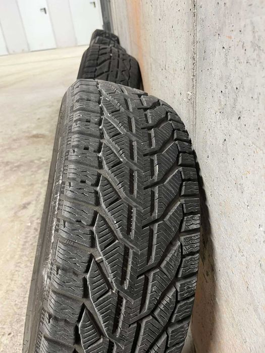 4 броя зимни гуми Firestone 205/55/17