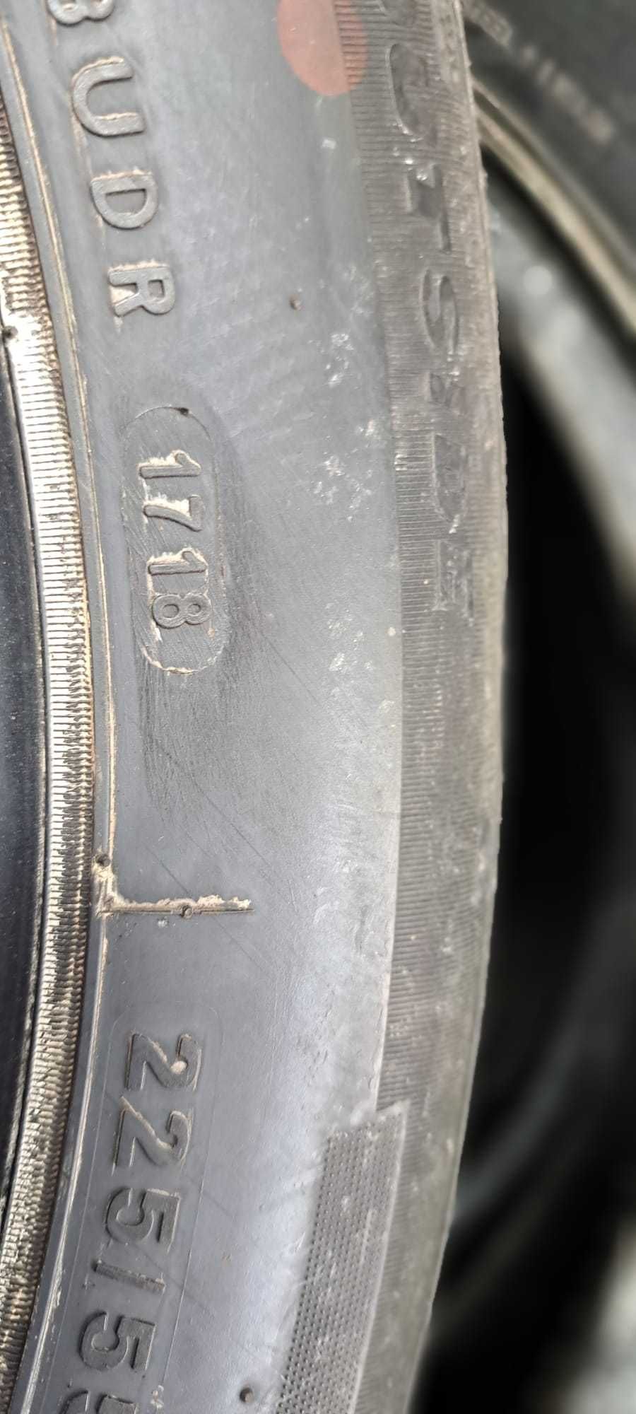 Anvelope  225/55 ZR16 99W