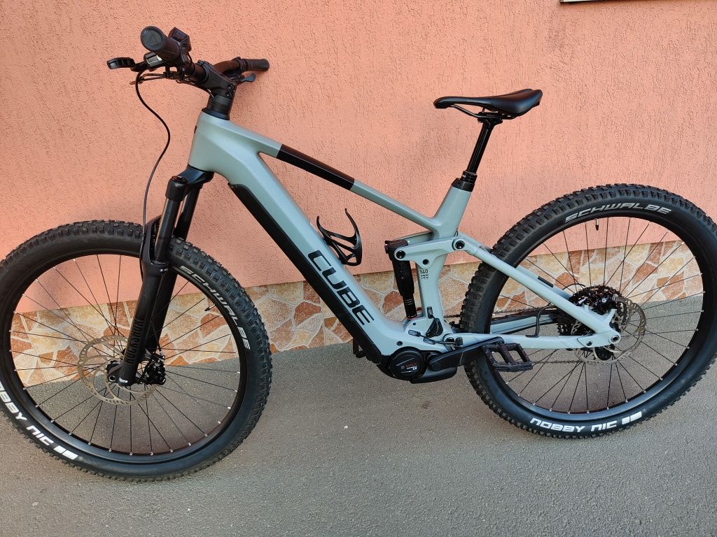 Bicicleta electrica Cube stereo carbon