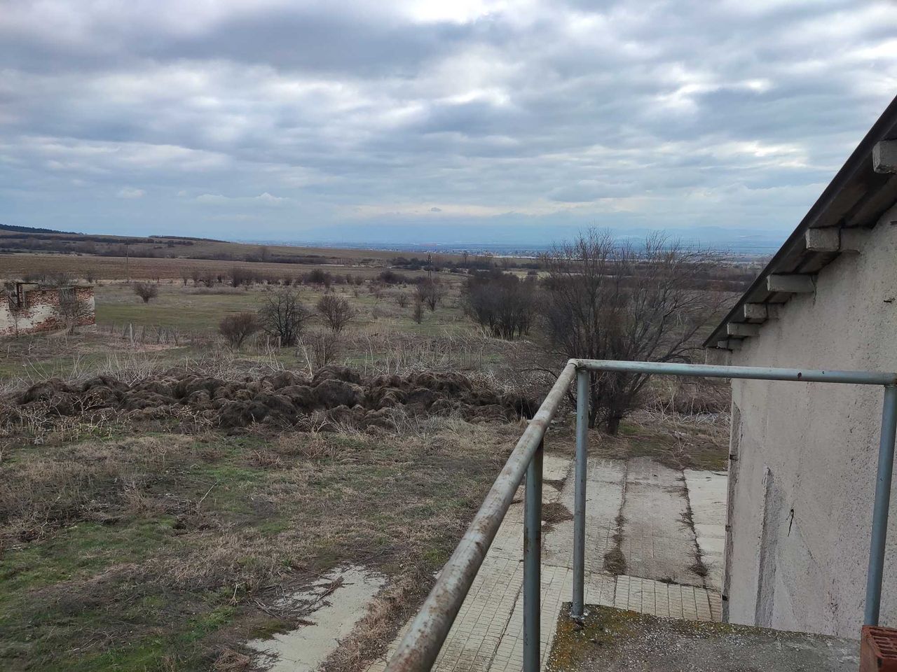 Дава се под наем Промишлена сграда в с. Богьовци, Област София-област - 1000 кв.м за 2800 € - Снимка #17