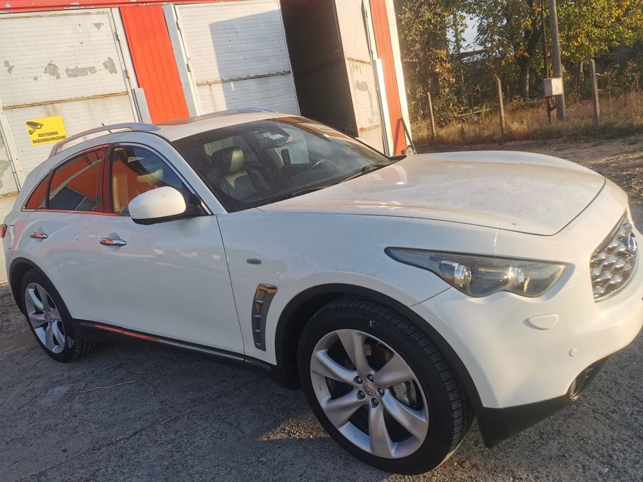 Infiniti FX30 S.