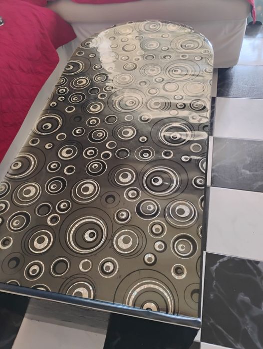 Продавам 3 вида маси холна,крьгла и маса за телевизор