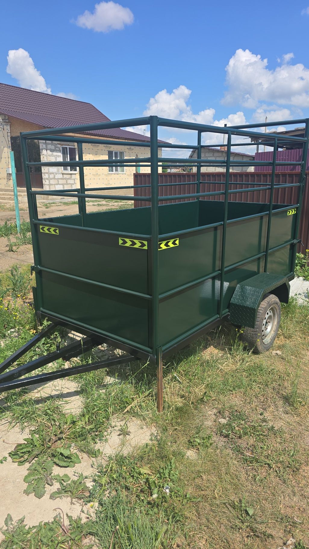 Продам прицеп коневозка