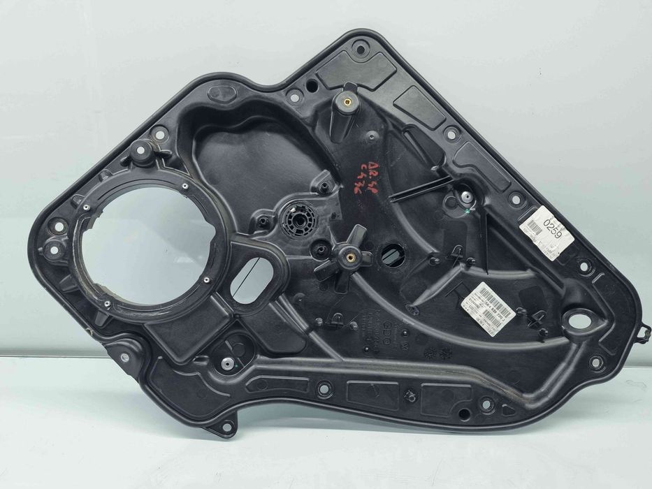 Macara electrica geam dreapta spate Volkswagen Golf 6 (5K1) GTD [Fabr