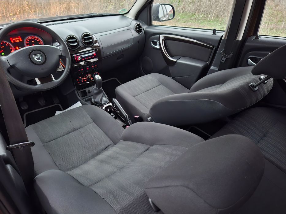 Dacia Duster 1.6i Laureate A.C. 4X2