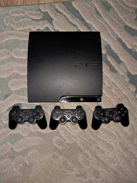 Плейстейшън PS3 с 3 Soni джойстика